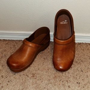 Dansko - Professional - Honey Distressed Clog - 39 EU / 8.5/9 US - Medium Width